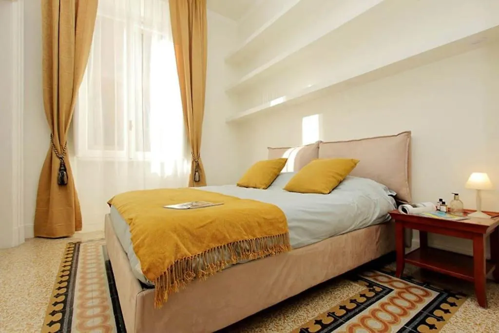 Elegant Apartment In The Heart Of Rome-Navona Area-1